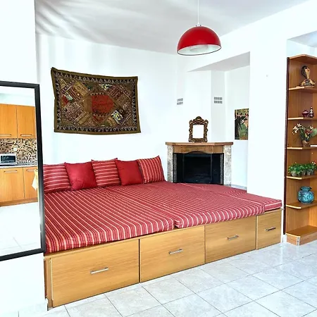 Marias Traditional House Vati *